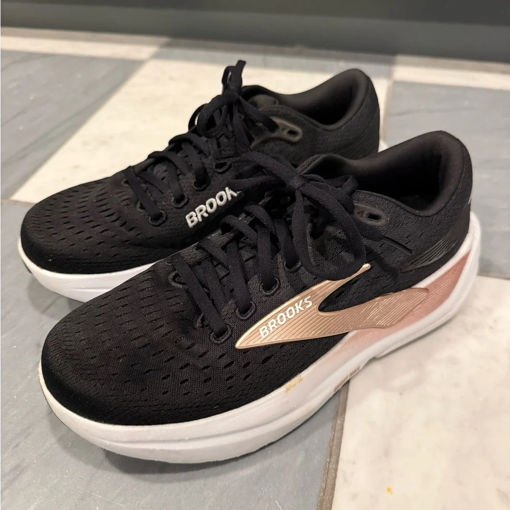 Brooks Ghost Max 3 Running Shoe - Picture 2 of 9